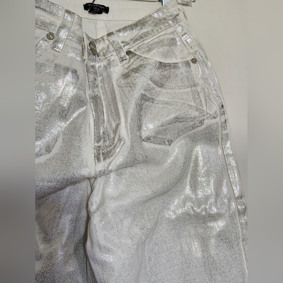 NWT Boohoo Metallic Coated Straight Leg Jeans - Picture 6 of 8